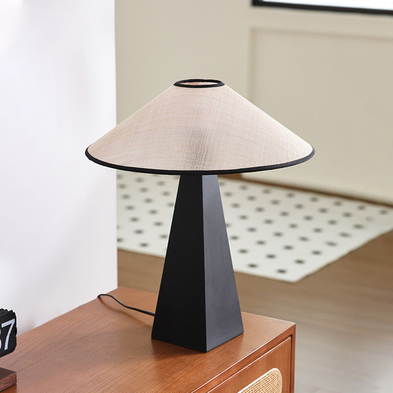 Minimalist Black Table Lamp with Linen Shade – Modern & Timeless