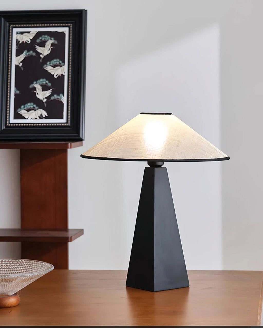 Minimalist Black Table Lamp with Linen Shade – Modern & Timeless