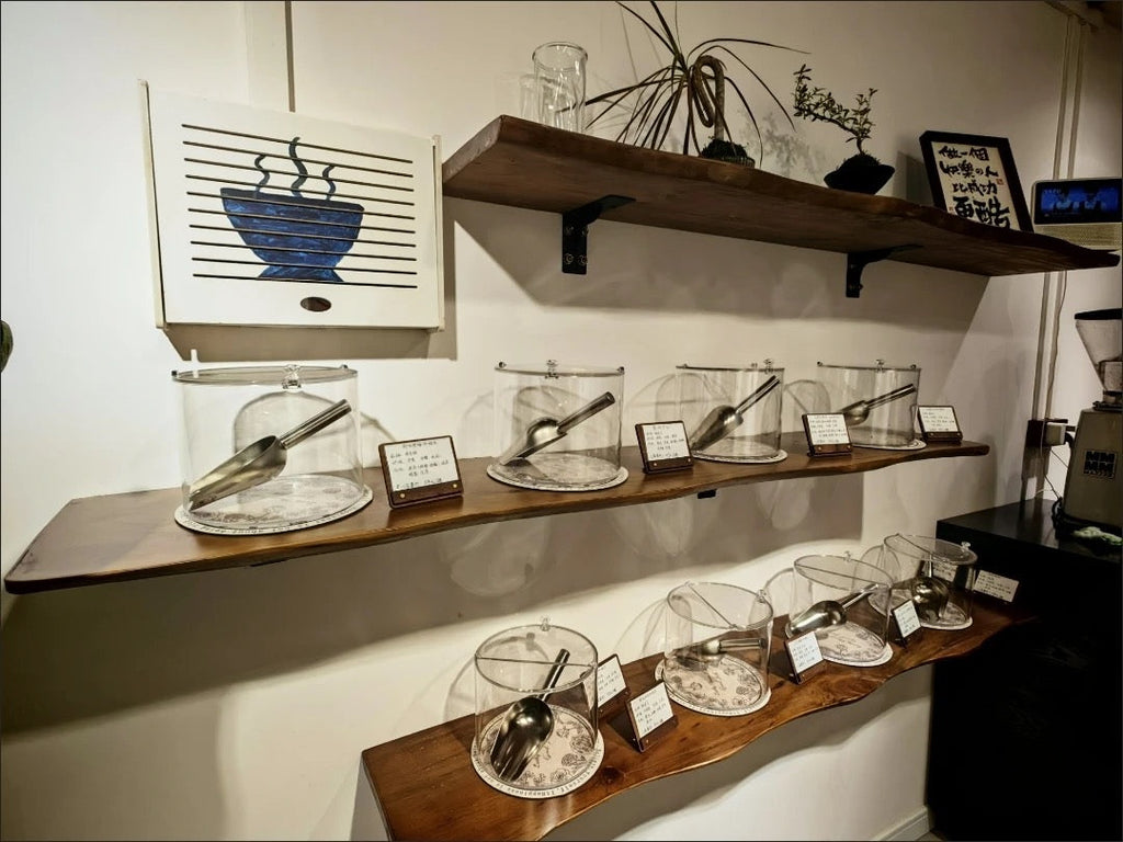 Live Edge Floating Wood Shelf – Rustic Natural Solid Wood Wall Shelf