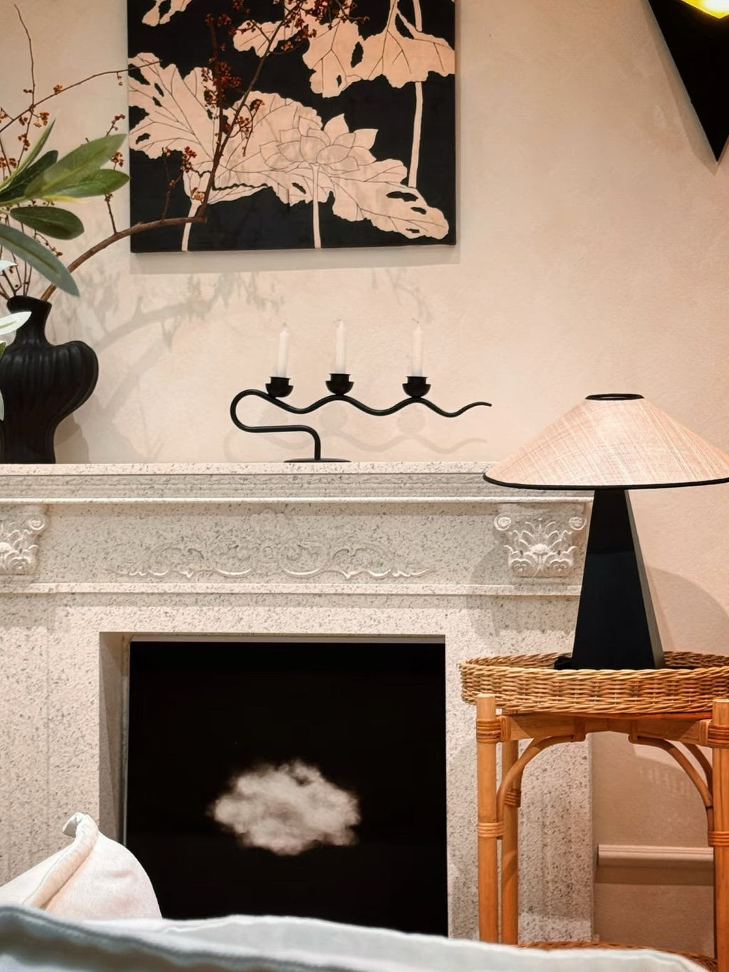 Minimalist Black Table Lamp with Linen Shade – Modern & Timeless