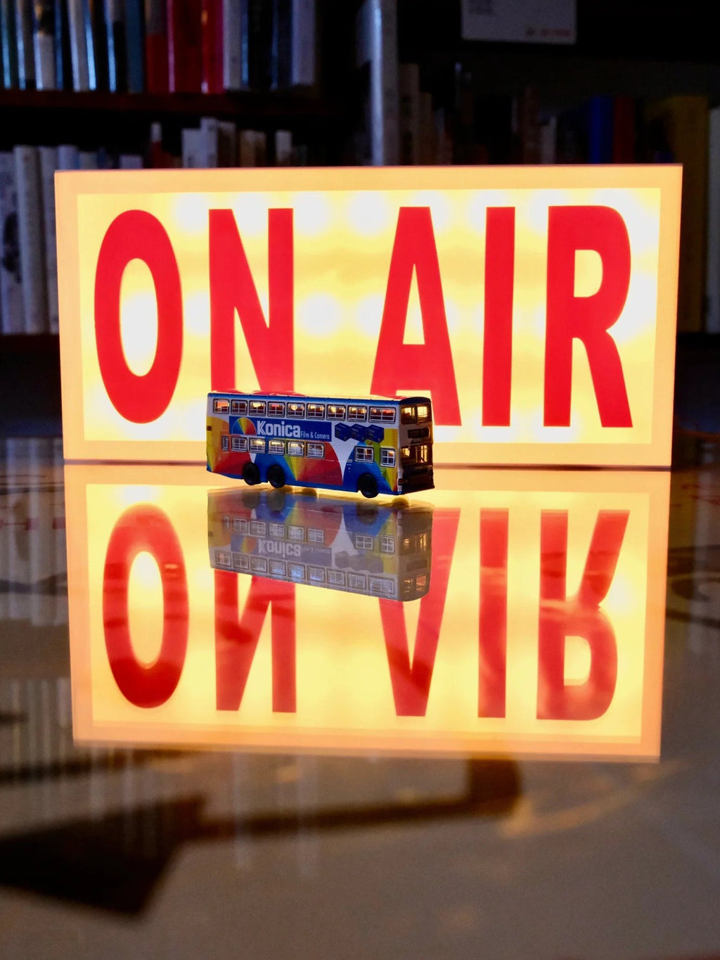 On Air Sign Retro Lightbox Table Lamp – Vintage Vibes, Modern Glow