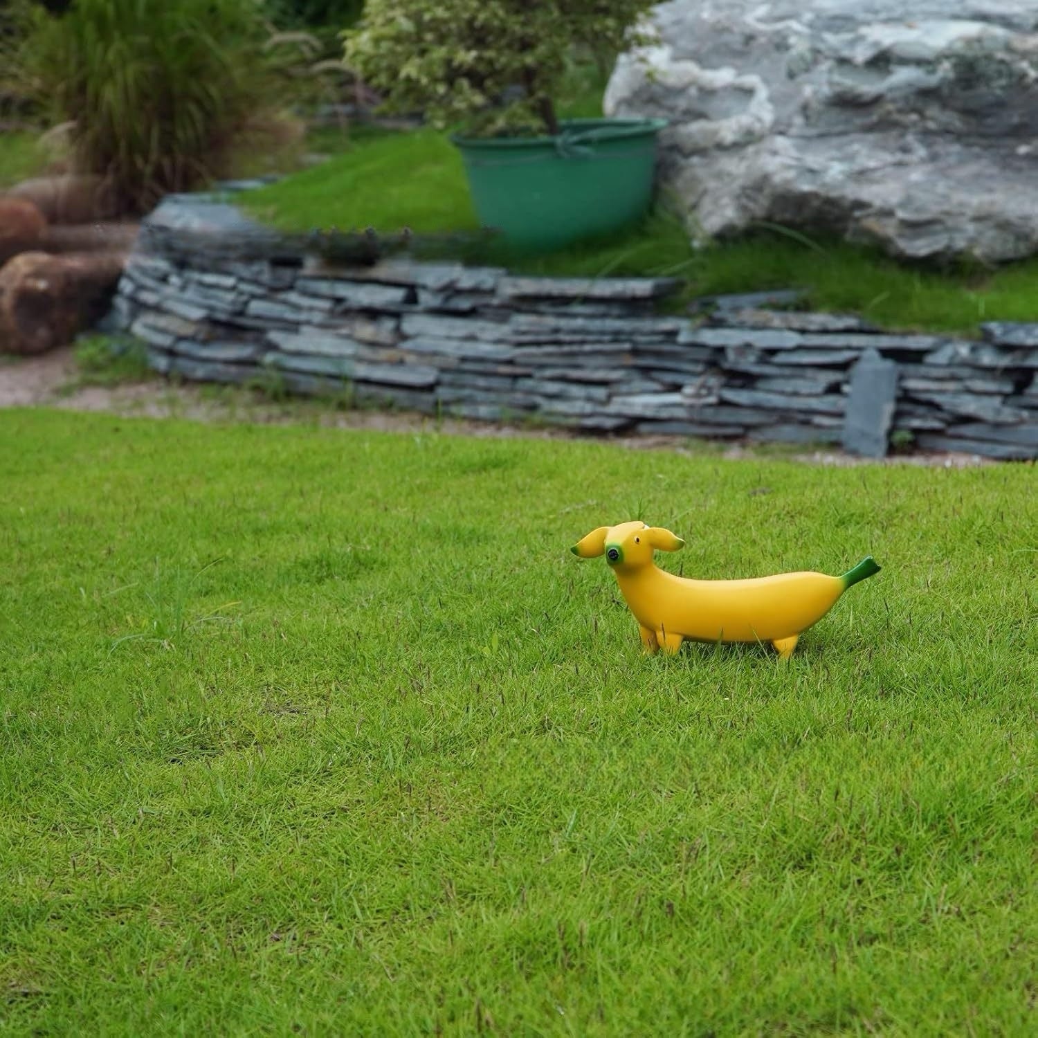 Banana Dog Resin Statue – Whimsical Dachshund Fruit Sculpture for Home, Garden, or Office Decor