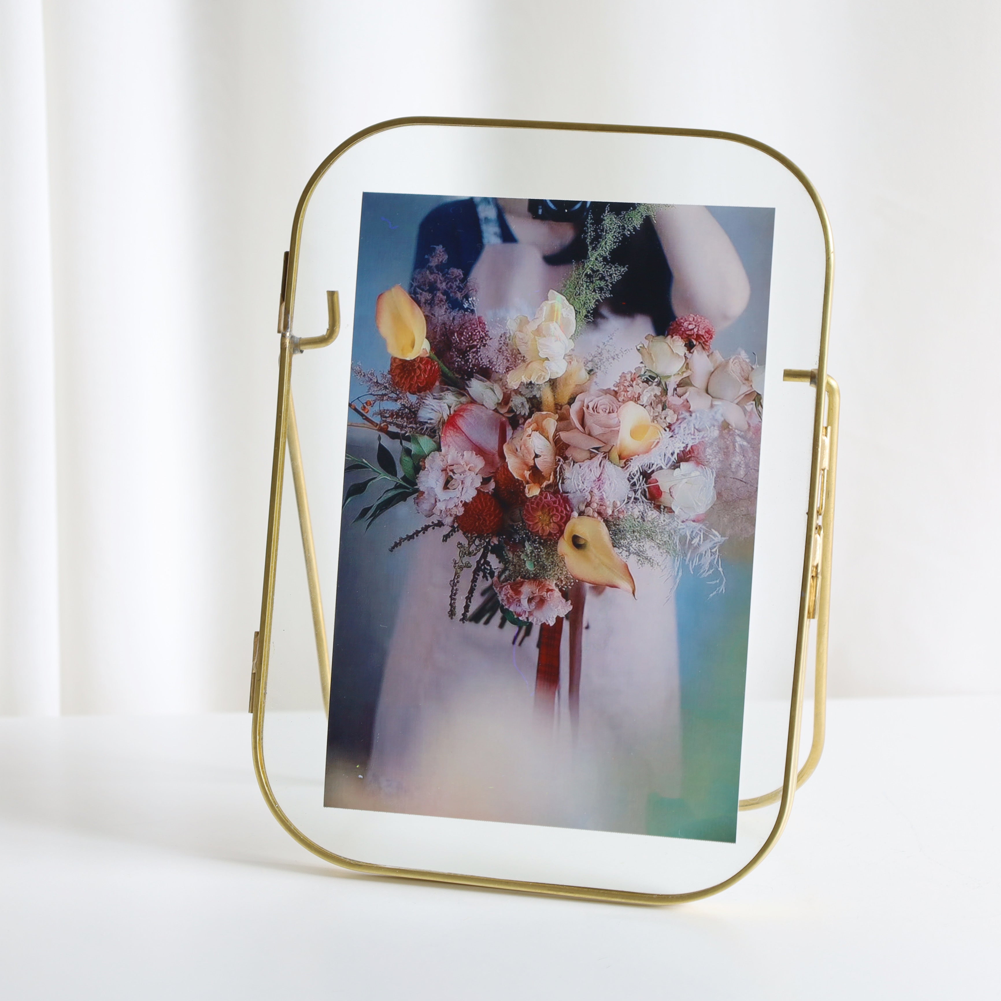 Arched Round Corner Gold Floating Picture Frames