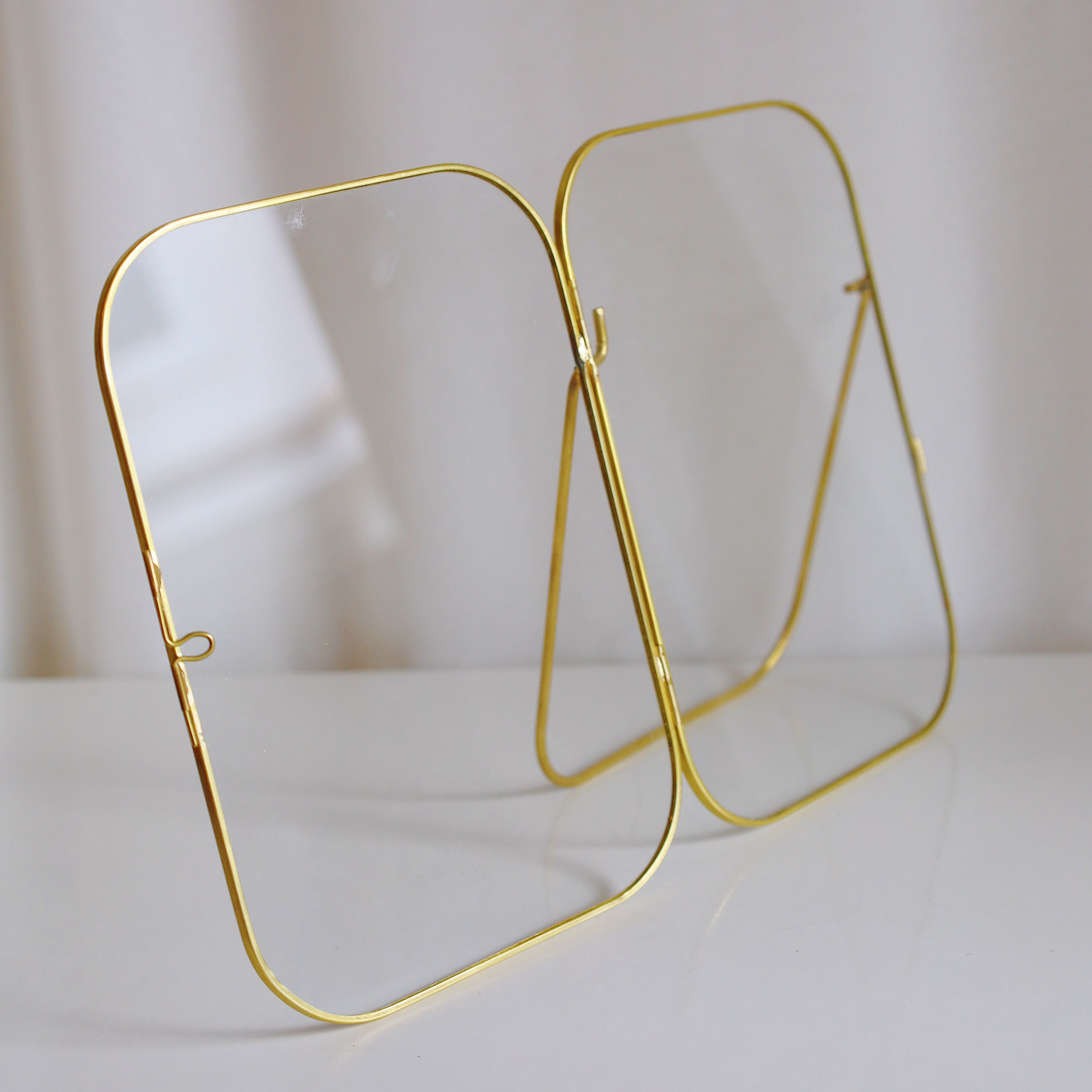 Arched Round Corner Gold Floating Picture Frames