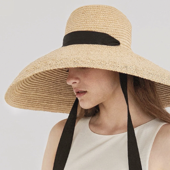 Oversized Wide-Brim Straw Sun Hat – Elegant Raffia Beach Hat with Black Ribbon | Summer UV Protection for Women